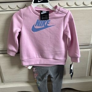 Baby girl Nike set never worn with tags